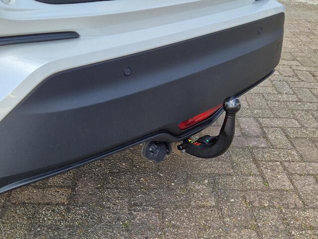 Toyota C-HR 1.8 Hybrid Dynamic Trekhaak Navigatie Cruise Apple carplay android auto