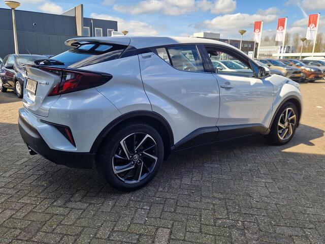 Toyota C-HR 1.8 Hybrid Dynamic Trekhaak Navigatie Cruise Apple carplay android auto