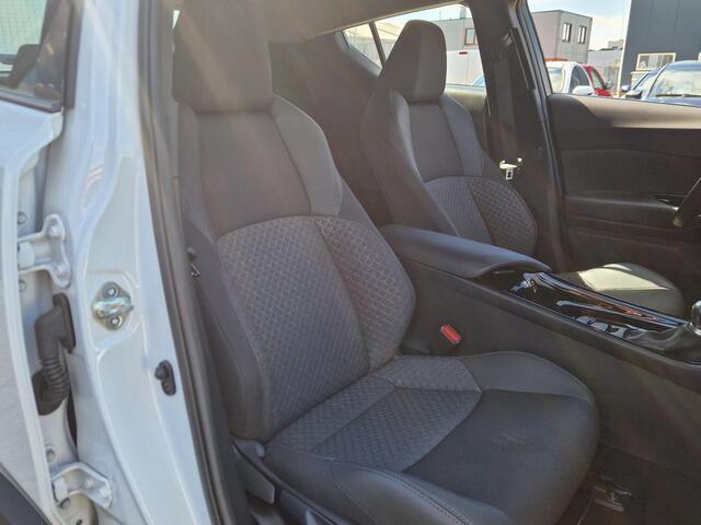 Toyota C-HR 1.8 Hybrid Dynamic Trekhaak Navigatie Cruise Apple carplay android auto