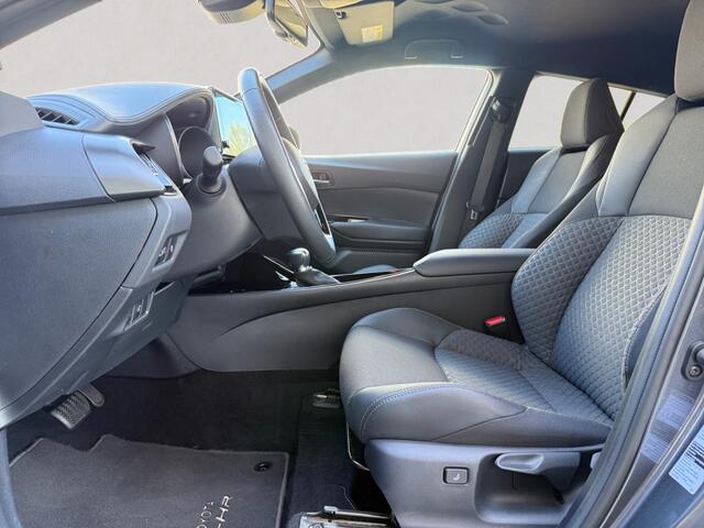 Toyota C-HR 2.0 Hybrid Dynamic Team D