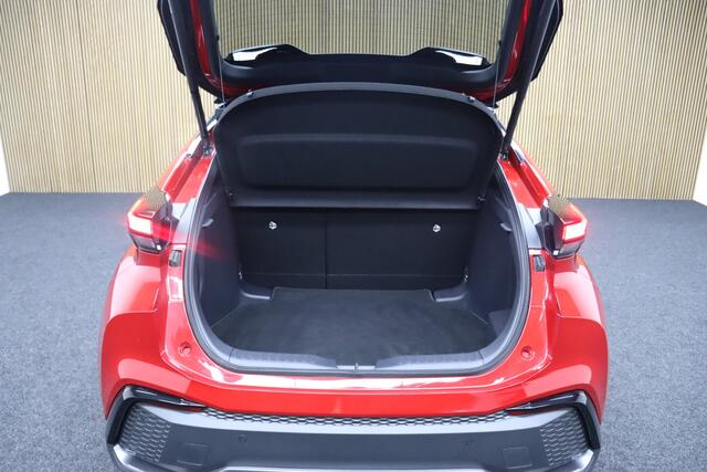 Toyota C-HR 2.0 Hybrid 200 AWD GR SPORT Première Edition | ¤ 7.000,- Demo Voordeel | Panoramadak | Head-up Display | Adaptive-cruise | Dodehoekdetectie | 360 Graden Camera