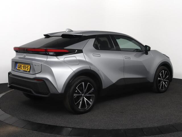 Toyota C-HR 2.0 Plug-in Hybrid 220 Dynamic | Nieuw geleverd | Eerste eigenaar | 65km elektrisch bereik |