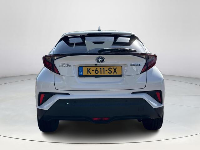 Toyota C-HR 1.8 Hybrid Style **NAVIGATIE/ STOELVERWARMING/ DODEHOEK DETECTIE/ 36 MAANDEN GARANTIE**