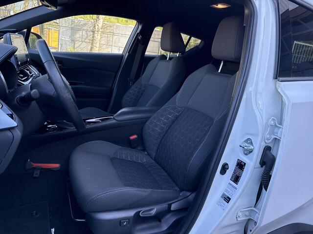 Toyota C-HR 1.8 Hybrid Style **NAVIGATIE/ STOELVERWARMING/ DODEHOEK DETECTIE/ 36 MAANDEN GARANTIE**