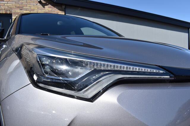 Toyota C-HR 1.8 HYBRID PREMIUM, Bi Tone Cruise, Camera, Navi