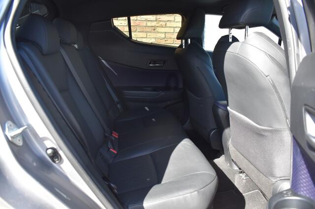 Toyota C-HR 1.8 HYBRID PREMIUM, Bi Tone Cruise, Camera, Navi