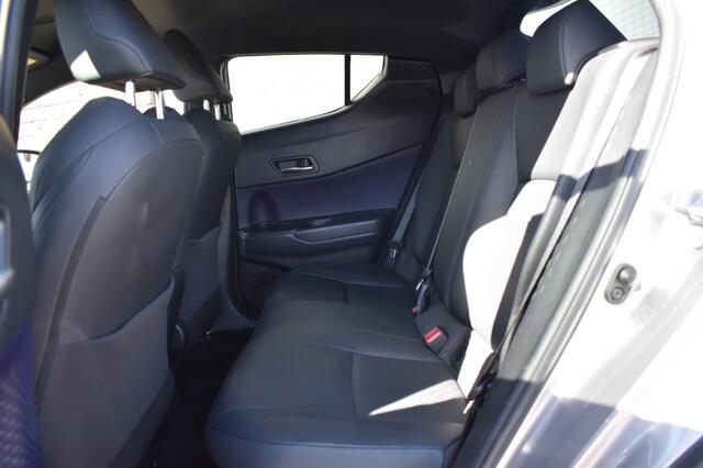 Toyota C-HR 1.8 HYBRID PREMIUM, Bi Tone Cruise, Camera, Navi