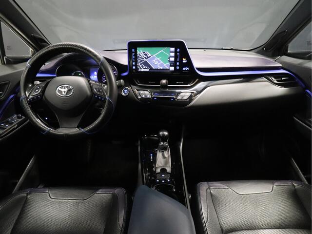 Toyota C-HR 1.8 Hybrid Bi-Tone Plus [CRUISE CONTROL, CAMERA, BLUETOOTH VERBINDING, STOELVERWARMING, JBL AUDIOINSTALLATIE, MULTIFUNCTIONEEL STUURWIEL, NIEUWSTAAT]