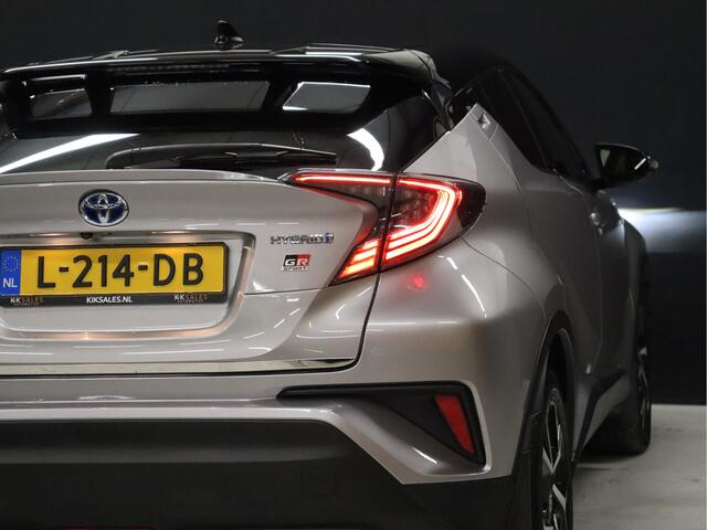 Toyota C-HR 1.8 Hybrid Bi-Tone Plus [CRUISE CONTROL, CAMERA, BLUETOOTH VERBINDING, STOELVERWARMING, JBL AUDIOINSTALLATIE, MULTIFUNCTIONEEL STUURWIEL, NIEUWSTAAT]