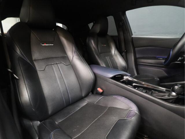 Toyota C-HR 1.8 Hybrid Bi-Tone Plus [CRUISE CONTROL, CAMERA, BLUETOOTH VERBINDING, STOELVERWARMING, JBL AUDIOINSTALLATIE, MULTIFUNCTIONEEL STUURWIEL, NIEUWSTAAT]