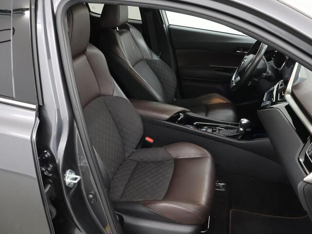 Toyota C-HR 1.8 Hybrid Executive | Navigatie | Parkeercamera | Keyless Go | Climate Control | Stoelverwarming |