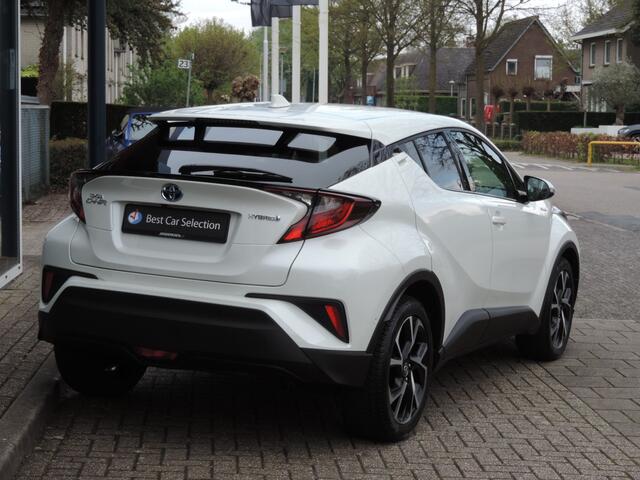 Toyota C-HR 1.8 Hybrid Team D - ACC | Camera | Carplay | PDC v+a | Stoel/stuurverw. | Dodehoek