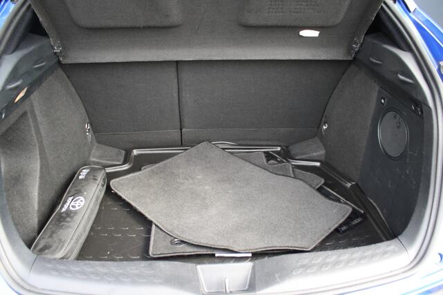 Toyota C-HR 1.8 Hybrid Style - 1e EIGENAAR - LEDER - NAVIGATIE - CAMERA
