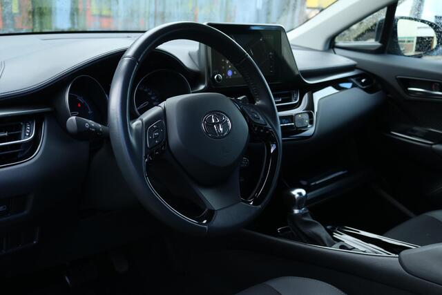 Toyota C-HR 2.0 Hybrid Dynamic, Verwacht, Navigatie, Apple Carplay, Android Auto, Parkeersensoren, Half lederen bekleding, Keyless entry!