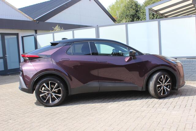 Toyota C-HR 1.8 Hybrid 140 First Edition Bi Tone, Bliss, Winter Pack, 9000KM