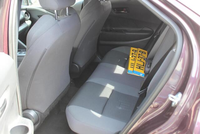 Toyota C-HR 1.8 Hybrid 140 First Edition Bi Tone, Bliss, Winter Pack, 9000KM
