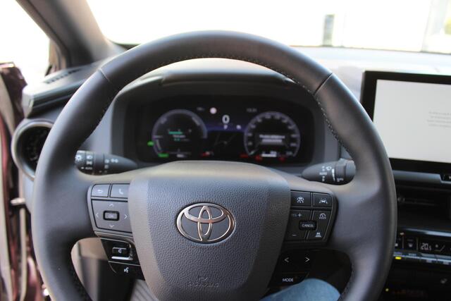 Toyota C-HR 1.8 Hybrid 140 First Edition Bi Tone, Bliss, Winter Pack, 9000KM