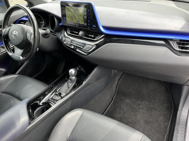 Toyota C-HR 1.8 Hybrid Bi-Tone Plus | Lederen bekleding | Stoel- + stuurverwarming | LED koplampen | Parkeersensoren |
