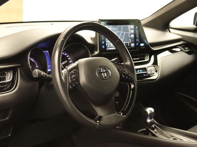 Toyota C-HR 1.8 Hybrid Dynamic - CRUISE CONTROL ADAPTIEF - NAVIGATIE FULL MAP - STOELVERWARMING VOORZIJDE - ACHTERUITRIJCAMERA - CLIMATE CONTROL - KEYLESS ENTRY - LICHTMETALEN VELGEN 17 INCH - BLUETOOTH TELEFOONVOORBEREIDING - DODEHOEK DETECTIE