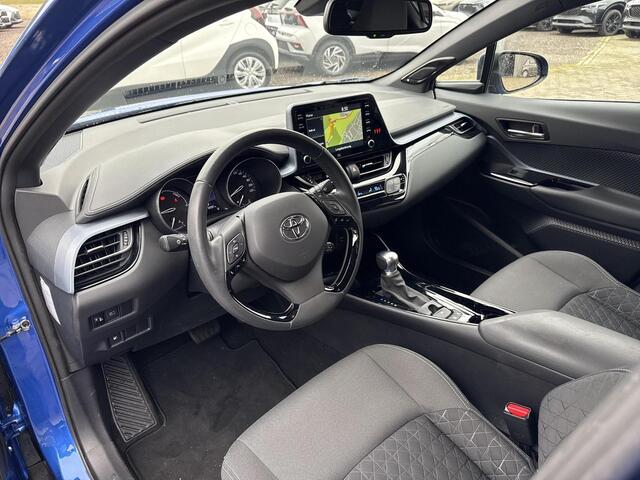 Toyota C-HR 1.8 Hybrid Style **TREKHAAK/ NAVIGATIE/ STOELVERWARMING/ JBL/ KEYLESS/ DODEHOEKDETECTIE/ 36 MAANDEN GARANTIE**