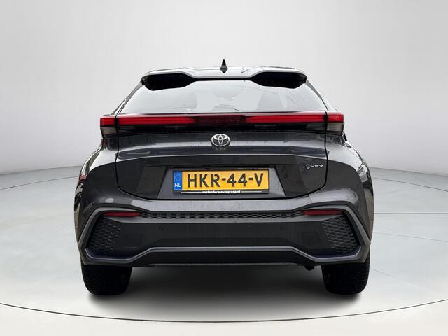 Toyota C-HR 1.8 Hybrid 140 First Edition **NAVIGATIE/ STUUR- EN STOELVERWARMING/ ELEK. ACHTERKLEP/ DODEHOEKDETECTIE/ 36 MAANDEN GARANTIE**