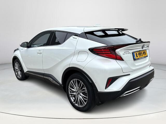 Toyota C-HR 2.0 Hybrid Executive **NAVIGATIE/ JBL/ DODEHOEKDETECTIE/ STOELVERWARMING/ 36 MAANDEN GARANTIE**