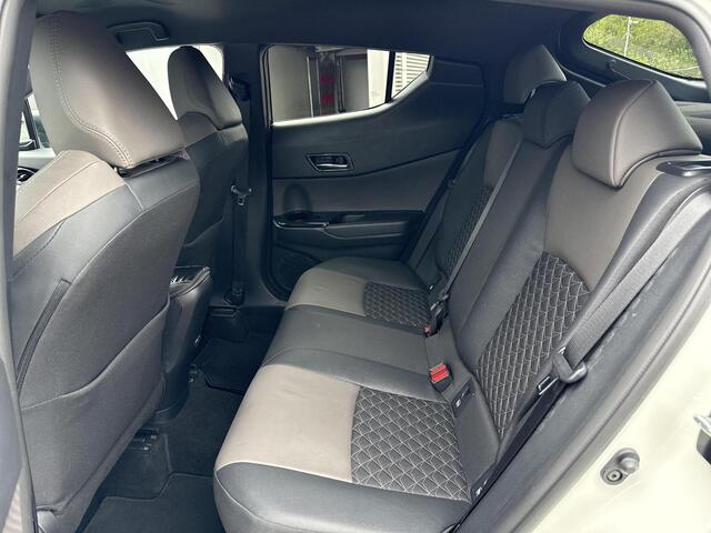 Toyota C-HR 2.0 Hybrid Executive **NAVIGATIE/ JBL/ DODEHOEKDETECTIE/ STOELVERWARMING/ 36 MAANDEN GARANTIE**