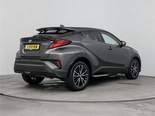 Toyota C-HR 1.8 Hybrid Executive | Navigatie | Parkeersensoren V+A | Stoelverwarming | Lederen Bekleding |