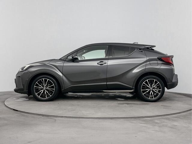 Toyota C-HR 1.8 Hybrid Executive | Navigatie | Parkeersensoren V+A | Stoelverwarming | Lederen Bekleding |