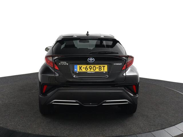 Toyota C-HR 2.0 Hybrid First Edition | Dodehoek Detectie | Stoelverwarming | Parkeersensoren Rondom | Navigatie |