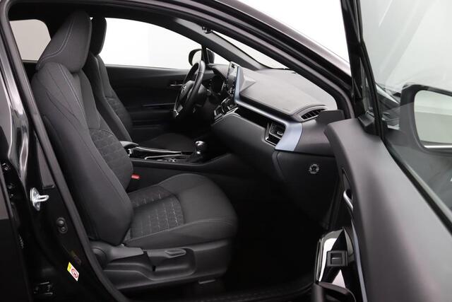 Toyota C-HR 2.0 Hybrid First Edition | Dodehoek Detectie | Stoelverwarming | Parkeersensoren Rondom | Navigatie |