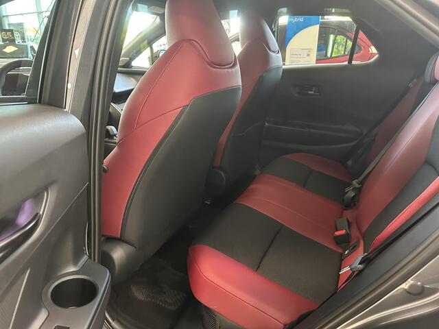 Toyota C-HR 2.0 Plug-in Hybrid 220 Premium NIEUW! Direct leverbaar!