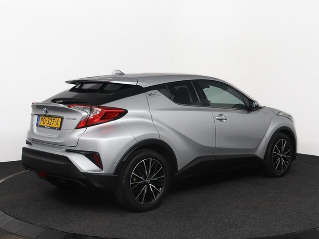 Toyota C-HR 1.8 Hybrid Executive | Trekhaak | Stoelverwarming | Parkeersensoren | Parkeercamera |