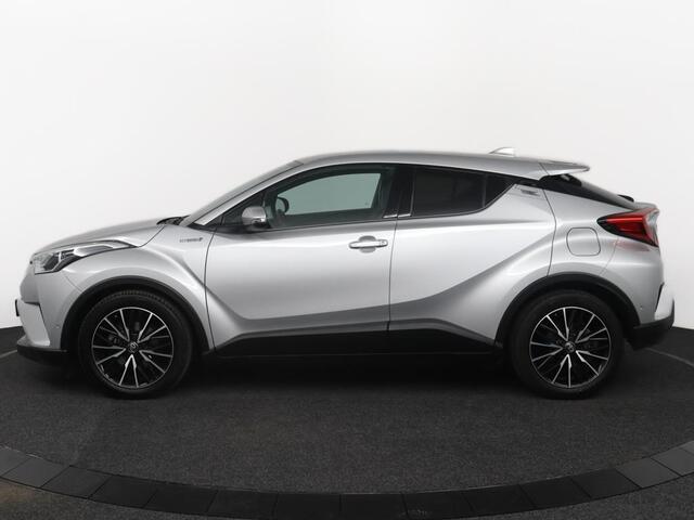Toyota C-HR 1.8 Hybrid Executive | Trekhaak | Stoelverwarming | Parkeersensoren | Parkeercamera |