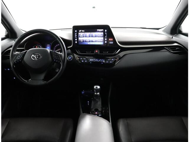 Toyota C-HR 1.8 Hybrid Executive | Trekhaak | Stoelverwarming | Parkeersensoren | Parkeercamera |