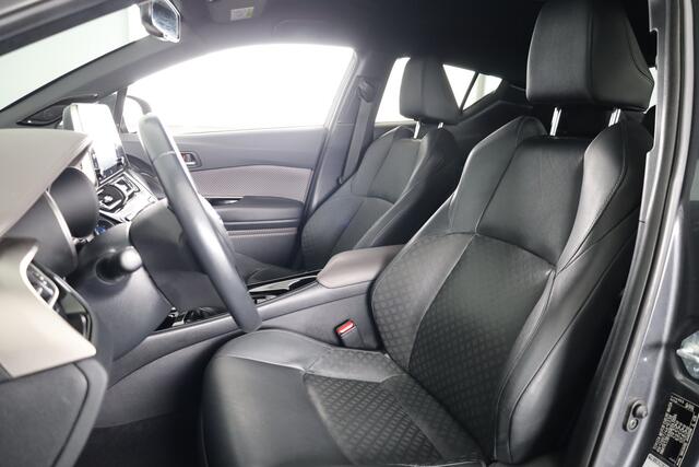 Toyota C-HR 2.0 184 PK Hybrid Executive | Trekhaak | NL-Auto | JBL-Audio | Stoelverwarming + Leder interieur |