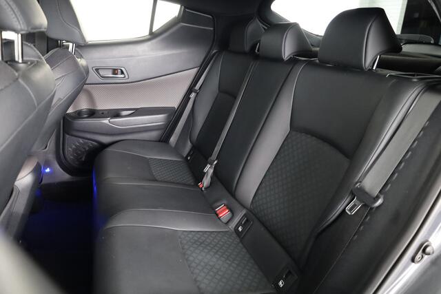 Toyota C-HR 2.0 184 PK Hybrid Executive | Trekhaak | NL-Auto | JBL-Audio | Stoelverwarming + Leder interieur |