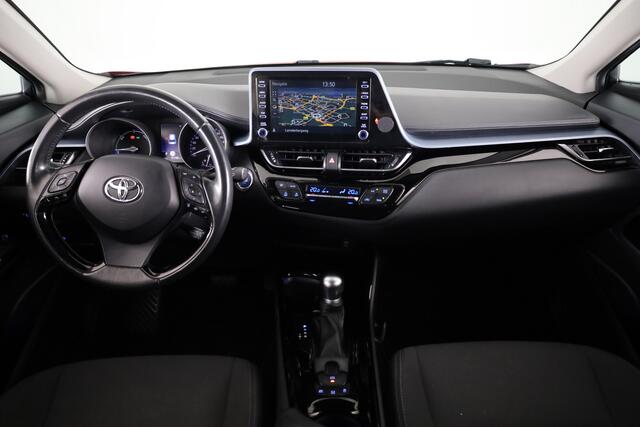 Toyota C-HR 2.0 Hybrid Dynamic | Parkeersensoren V+A | NL-Auto | Apple Carplay /- Android Auto |