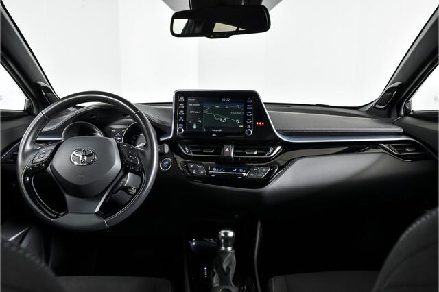 Toyota C-HR 1.8 Hybrid First Edition - Automaat | Adapt. Cruise | Stoelverw. | PDC | Camera | NAV | ECC | DAB | LM 18" | Afn. Trekhaak |