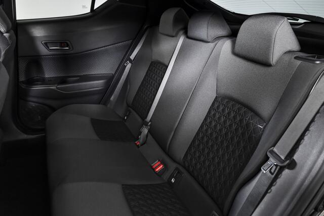 Toyota C-HR 1.8 Hybrid First Edition - Automaat | Adapt. Cruise | Stoelverw. | PDC | Camera | NAV | ECC | DAB | LM 18" | Afn. Trekhaak |