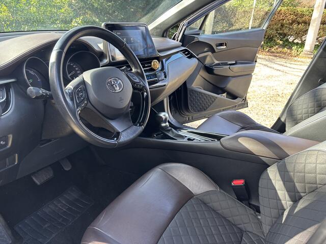 Toyota C-HR 1.8 Hybrid Executive / Camera / Trekhaak / Navi.