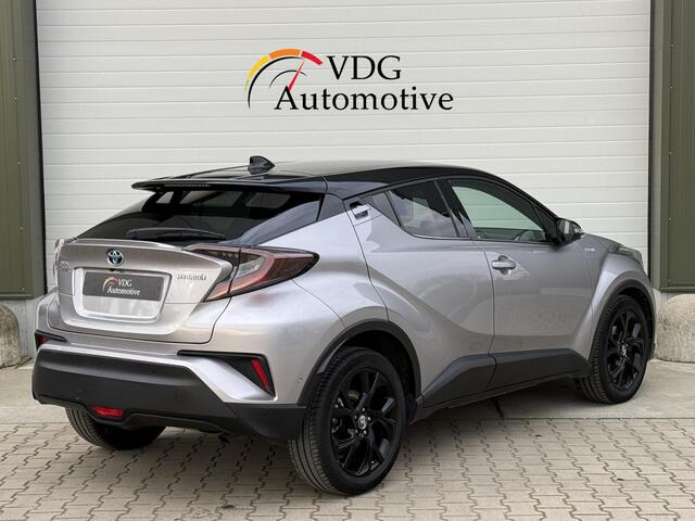 Toyota C-HR 1.8 Hybrid Dynamic / Bi Tone / 18" lm velgen / Parkeer assistent/ Stoel verwarming / Full map navigatie / Parkeer camera / Parkeer sensoren voor en achter
