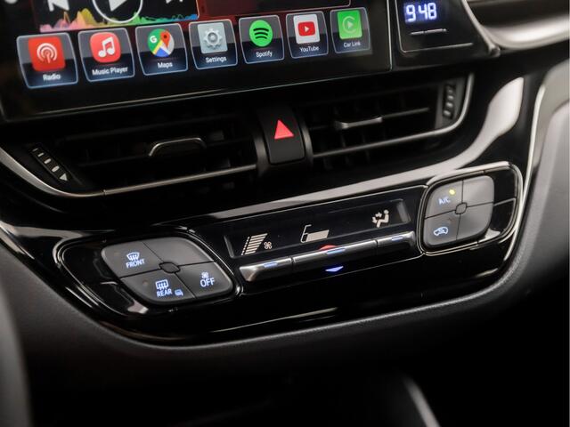 Toyota C-HR 1.2 Bi-Tone (NAVIGATIE, CAMERA, LEDER, GETINT GLAS, SPORTSTOELEN, PARKEERSENSOREN, CRUISE, ZWART HEMEL, NIEUWE APK, NIEUWSTAAT)