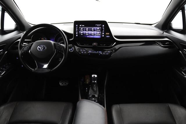 Toyota C-HR 1.8 Hybrid Executive | Stuur en stoelverwarming | Afneembare trekhaak | Keyless |