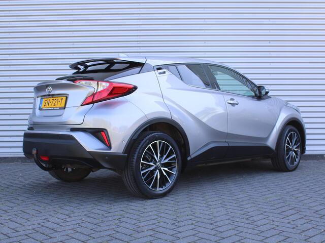 Toyota C-HR 1.2 Executive | Trekhaak | Stoelverwarming | Camera | 18" LM | JBL audio | Navi | Clima | Dodehoek detectie |