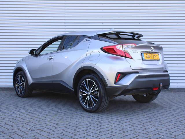 Toyota C-HR 1.2 Executive | Trekhaak | Stoelverwarming | Camera | 18" LM | JBL audio | Navi | Clima | Dodehoek detectie |