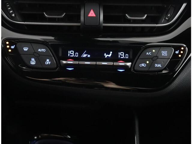 Toyota C-HR 1.8 Hybrid Bi-Tone | Navigatie | Trekhaak | Stoelverwarming|