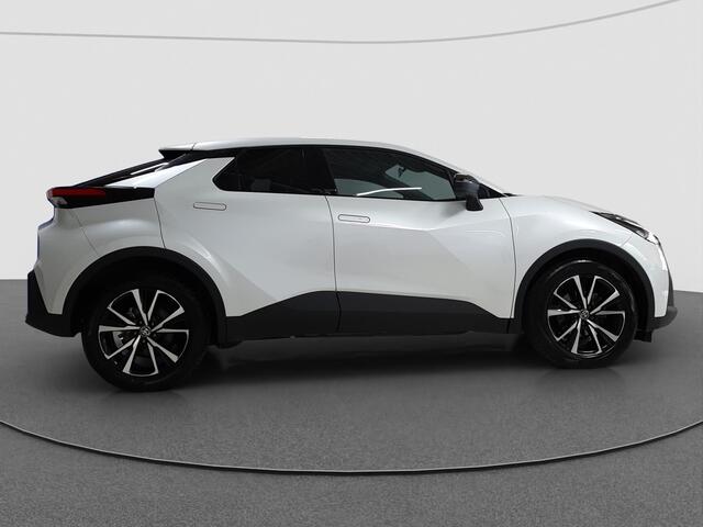 Toyota C-HR 1.8 Hybrid 140 First Edition | Apple CarPlay | Camera | Verwarmd Stuur |