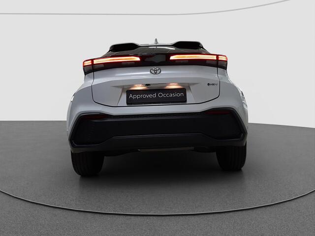 Toyota C-HR 1.8 Hybrid 140 First Edition | Apple CarPlay | Camera | Verwarmd Stuur |