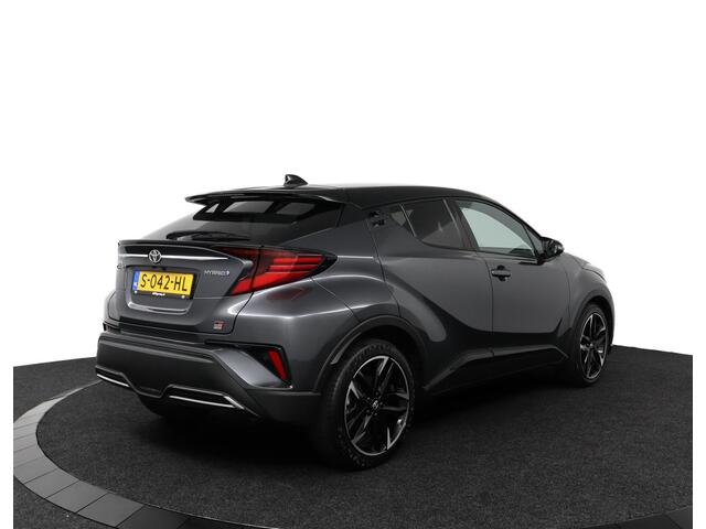 Toyota C-HR 2.0 Hybrid GR-Sport | Premium Pack | Stoel verwarming | Apple Carplay/Android Auto | Ash Grey metalic / zwart dak |